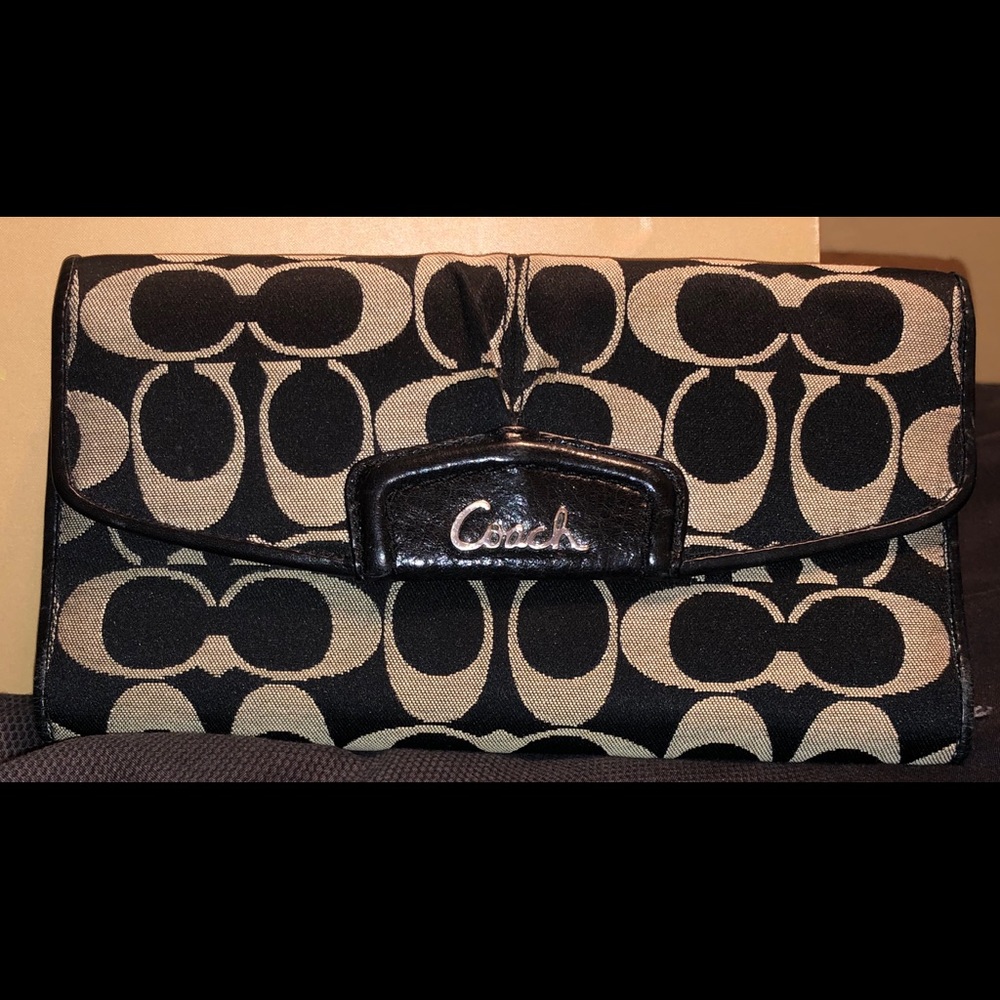 Coach signature bi-fold wallet